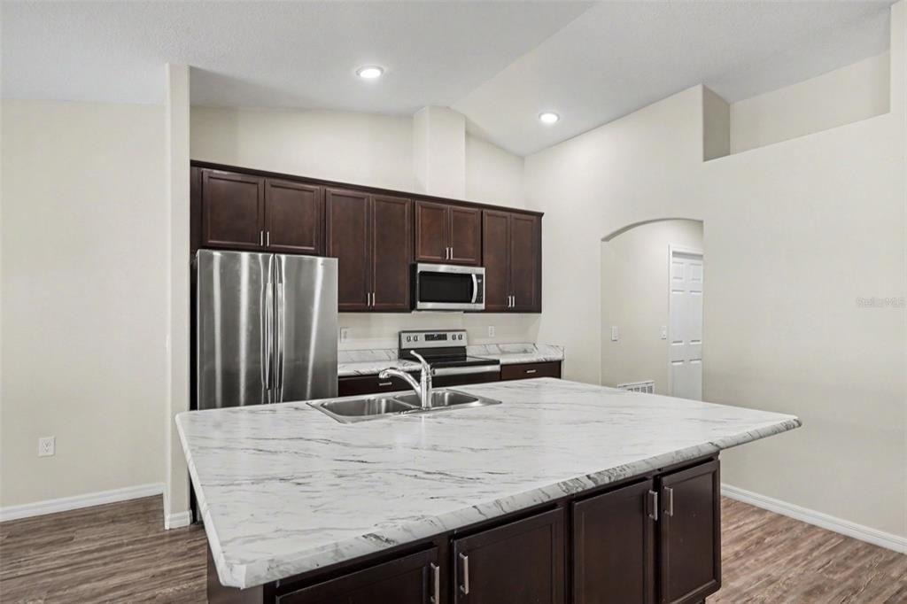 For Sale: $349,900 (3 beds, 2 baths, 1786 Square Feet)