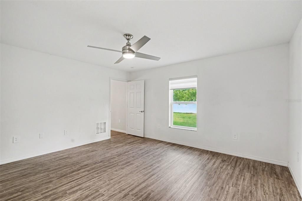 For Sale: $349,900 (3 beds, 2 baths, 1786 Square Feet)