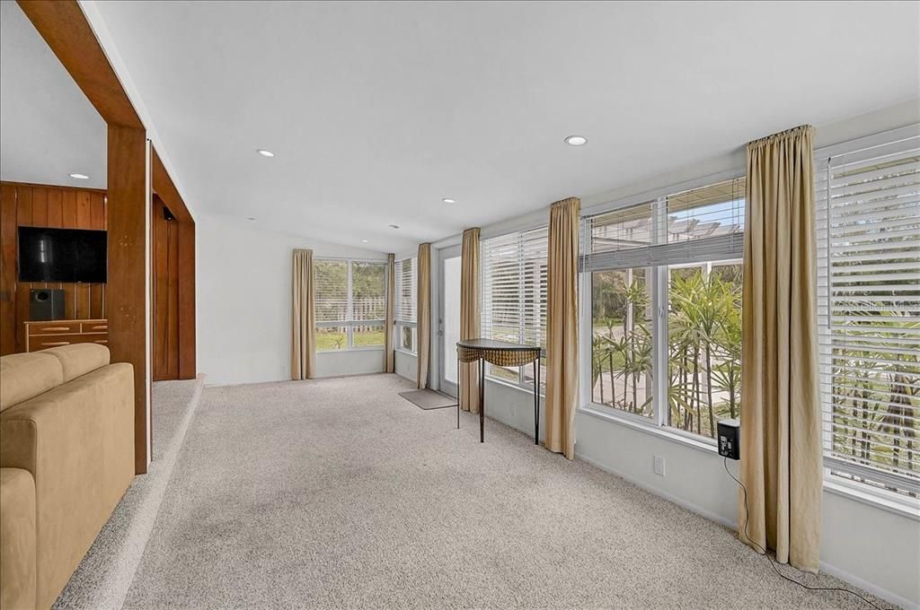 На продажу: $575,000 (3 спален, 1 ванн, 1719 Квадратных фут)