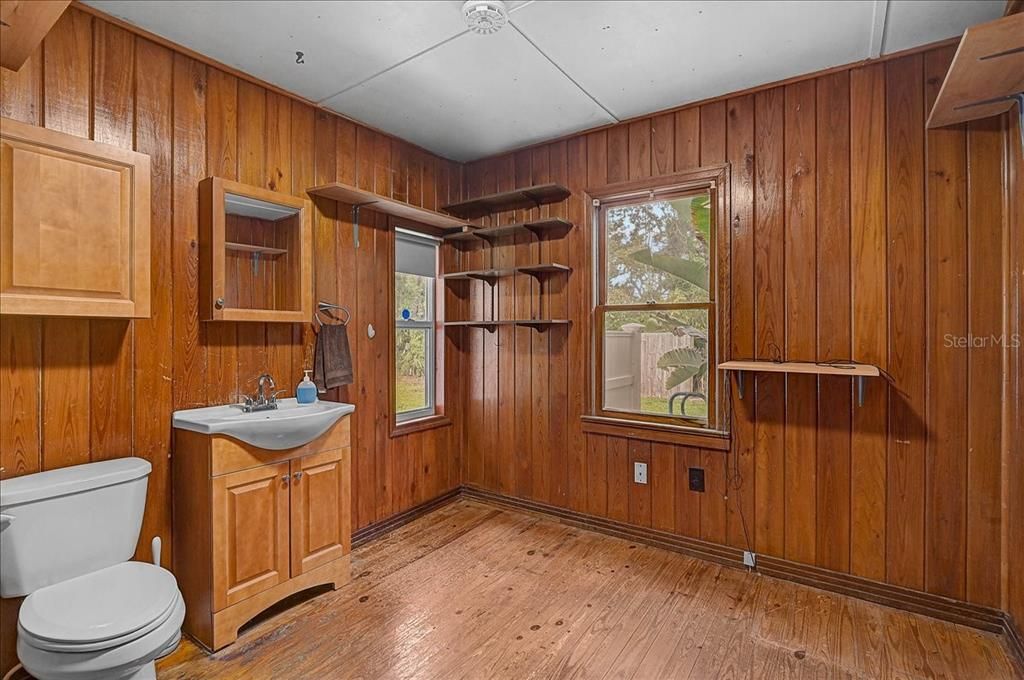На продажу: $575,000 (3 спален, 1 ванн, 1719 Квадратных фут)