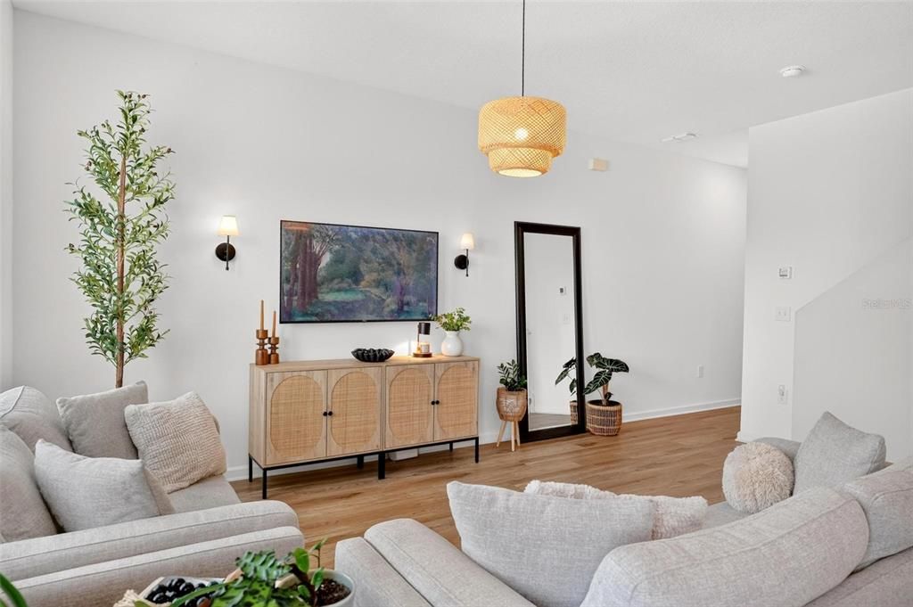 For Sale: $329,000 (3 beds, 2 baths, 1676 Square Feet)