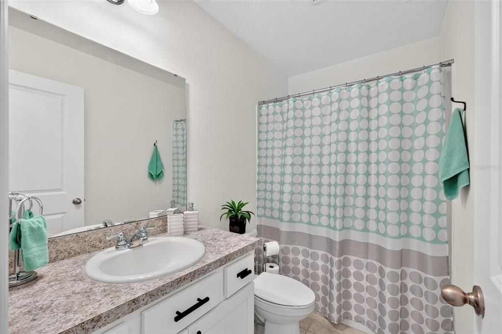 For Sale: $329,000 (3 beds, 2 baths, 1676 Square Feet)