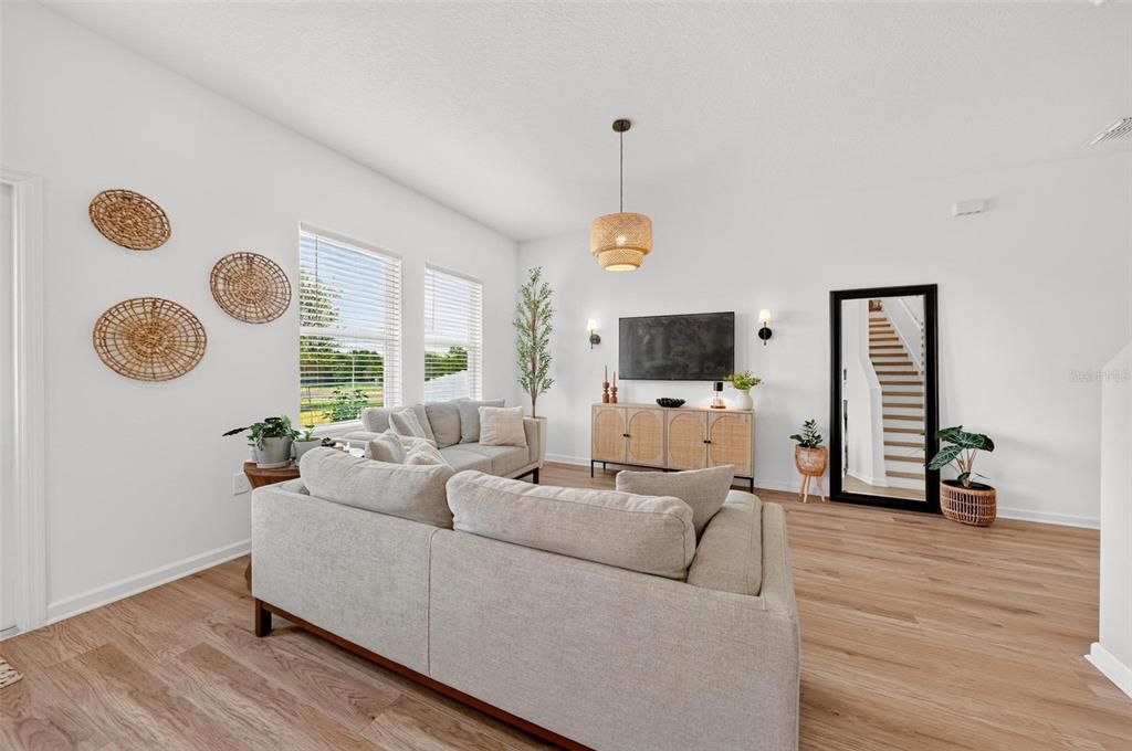 For Sale: $329,000 (3 beds, 2 baths, 1676 Square Feet)