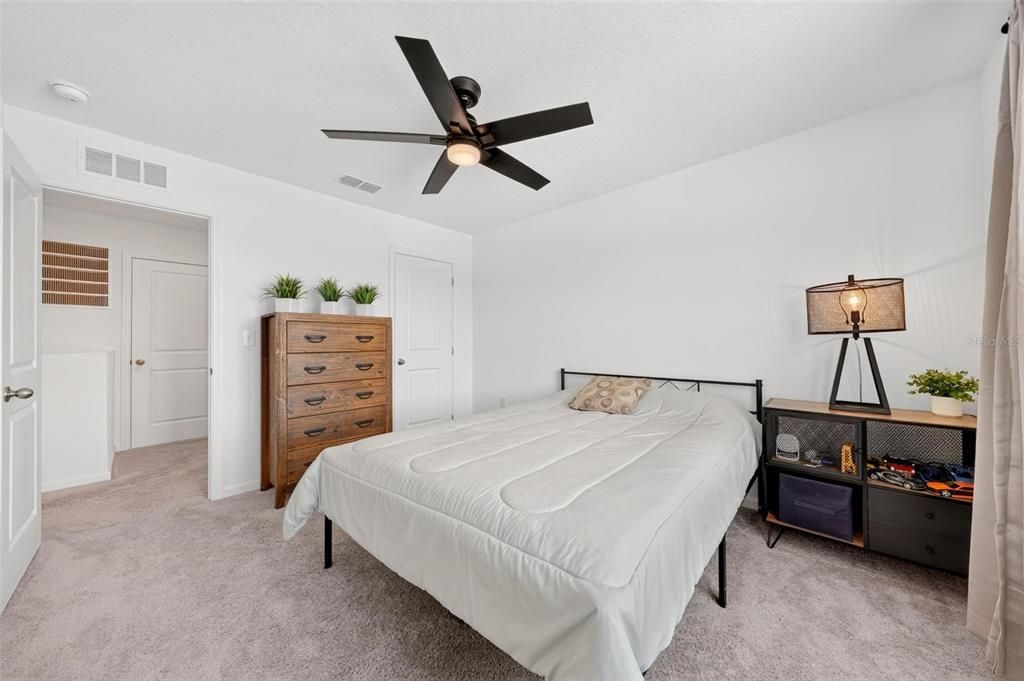 For Sale: $329,000 (3 beds, 2 baths, 1676 Square Feet)