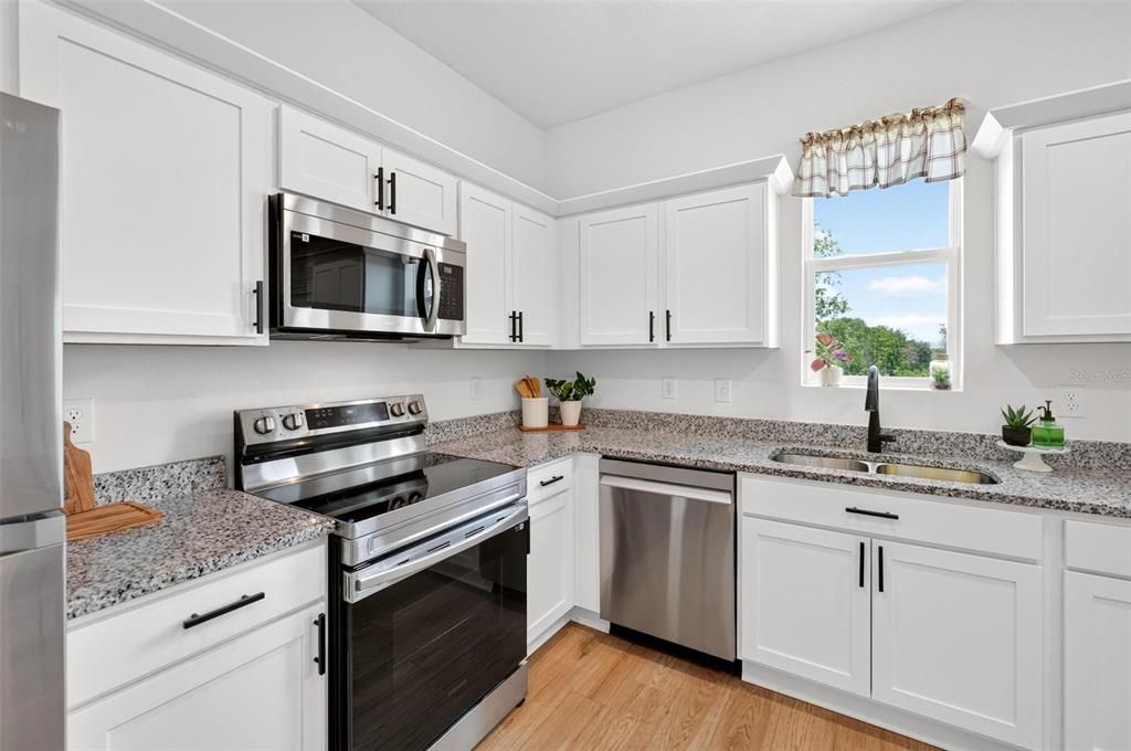 For Sale: $329,000 (3 beds, 2 baths, 1676 Square Feet)