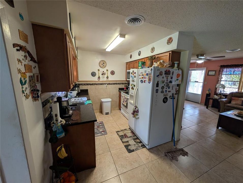 На продажу: $359,900 (3 спален, 2 ванн, 1134 Квадратных фут)