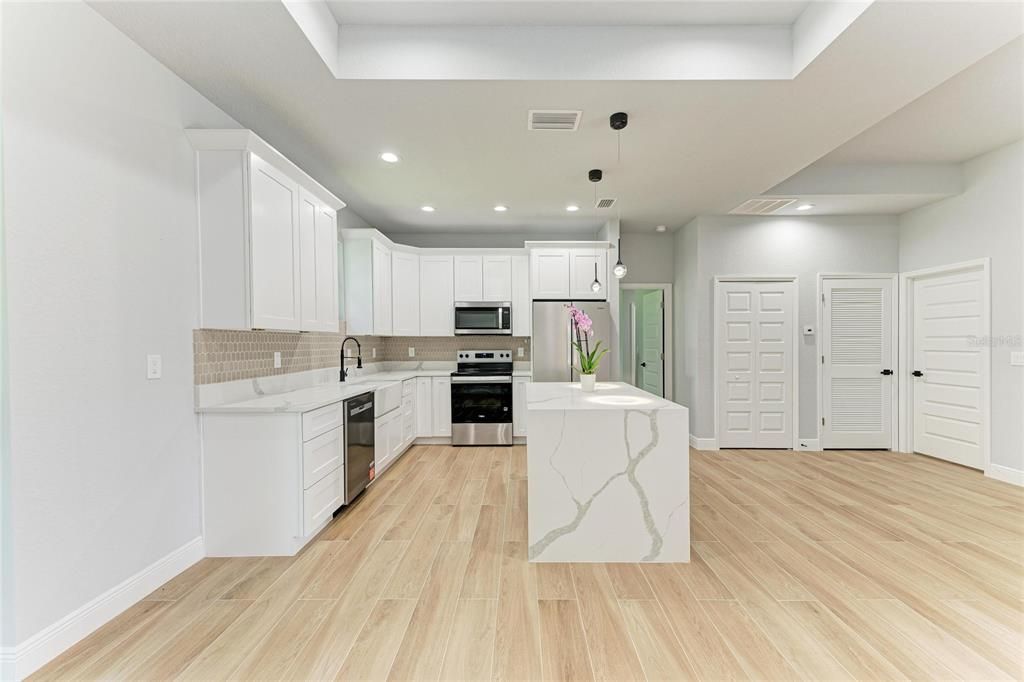 En Venta: $370,000 (3 camas, 2 baños, 1650 Pies cuadrados)