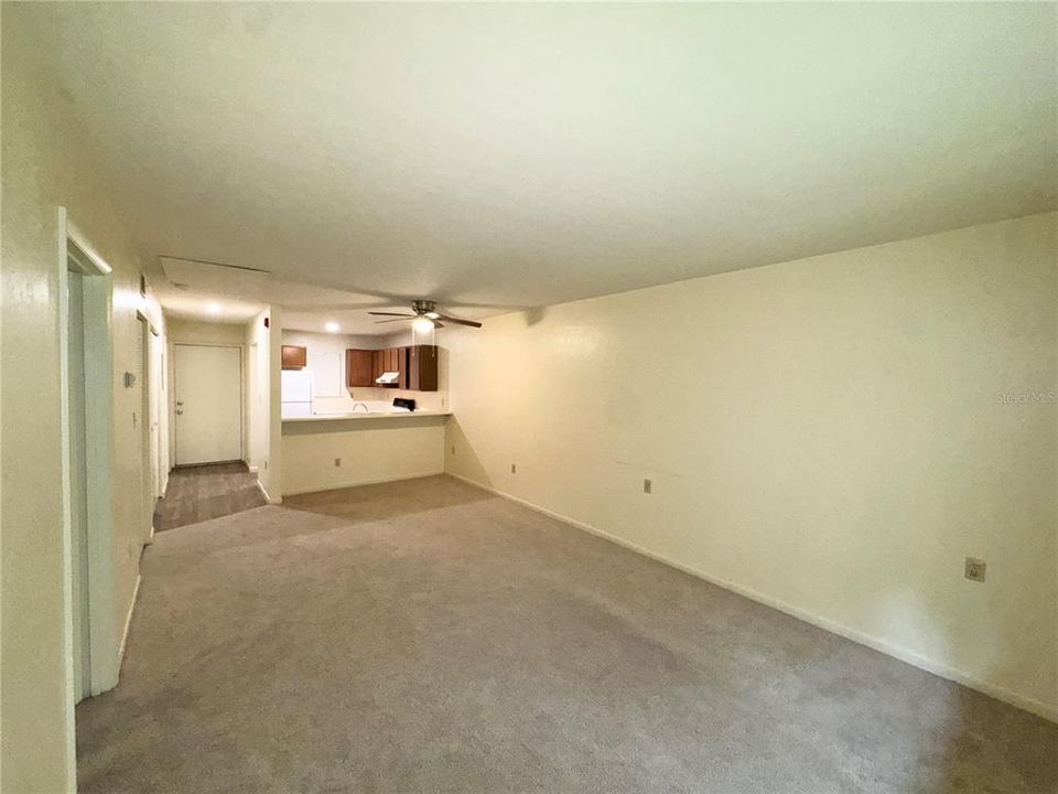 For Rent: $1,250 (2 beds, 2 baths, 874 Square Feet)