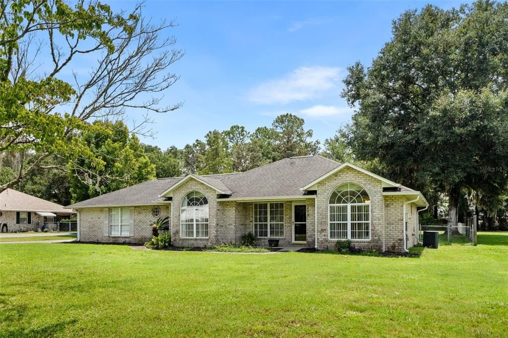 For Sale: $345,000 (3 beds, 2 baths, 1364 Square Feet)