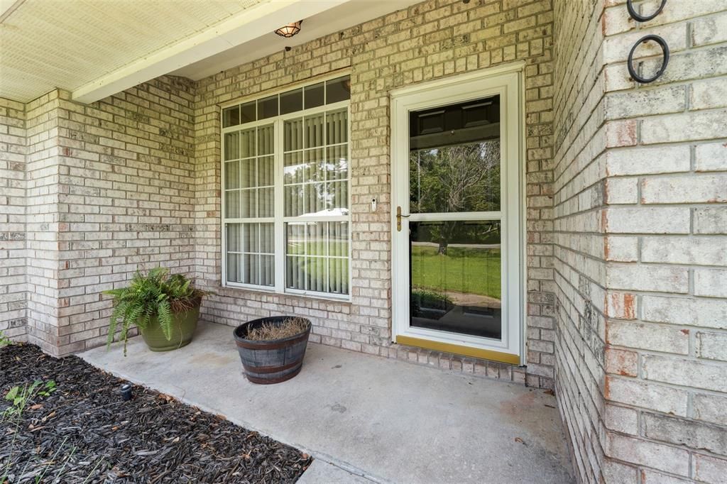 For Sale: $345,000 (3 beds, 2 baths, 1364 Square Feet)