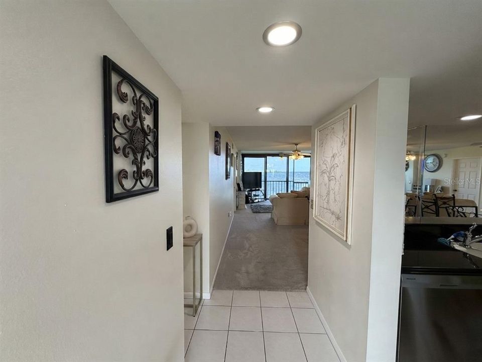 En Venta: $229,000 (2 camas, 2 baños, 1025 Pies cuadrados)
