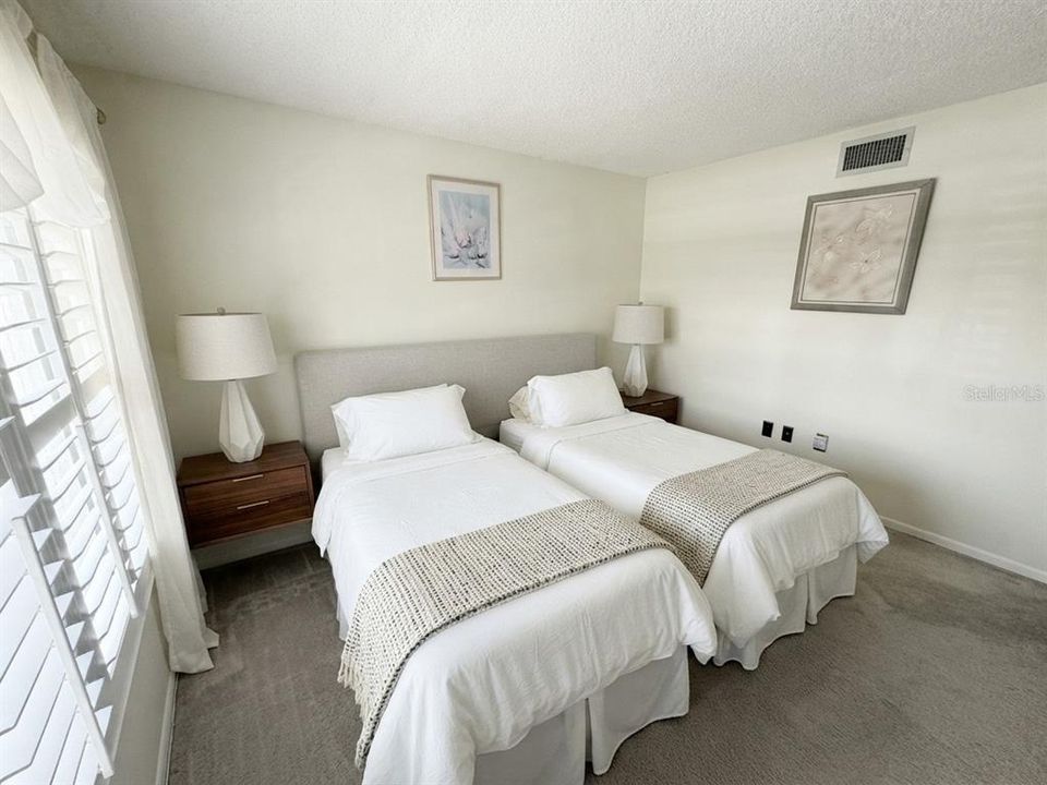 En Venta: $229,000 (2 camas, 2 baños, 1025 Pies cuadrados)