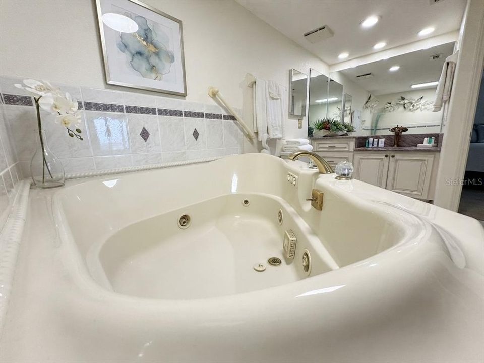 En Venta: $229,000 (2 camas, 2 baños, 1025 Pies cuadrados)