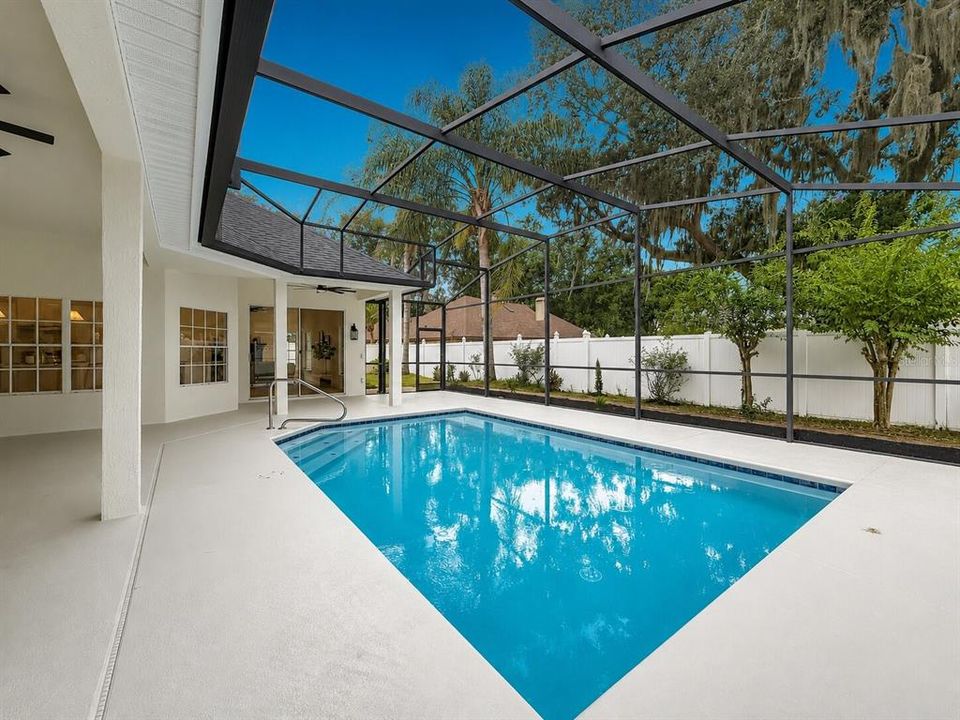 Activo con contrato: $559,500 (3 camas, 2 baños, 2552 Pies cuadrados)