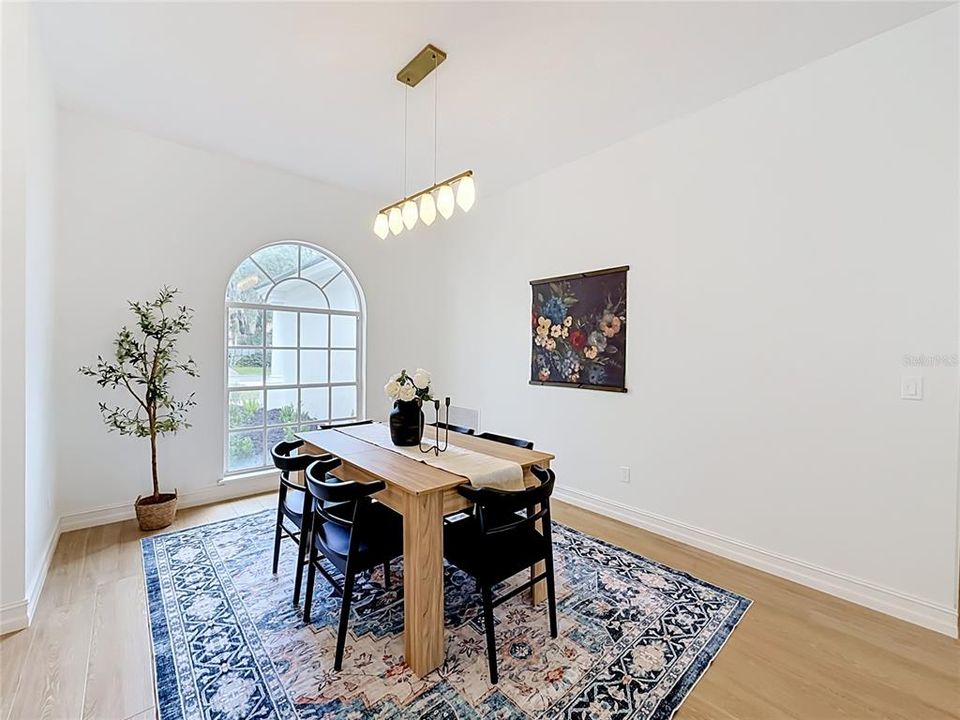 Activo con contrato: $559,500 (3 camas, 2 baños, 2552 Pies cuadrados)