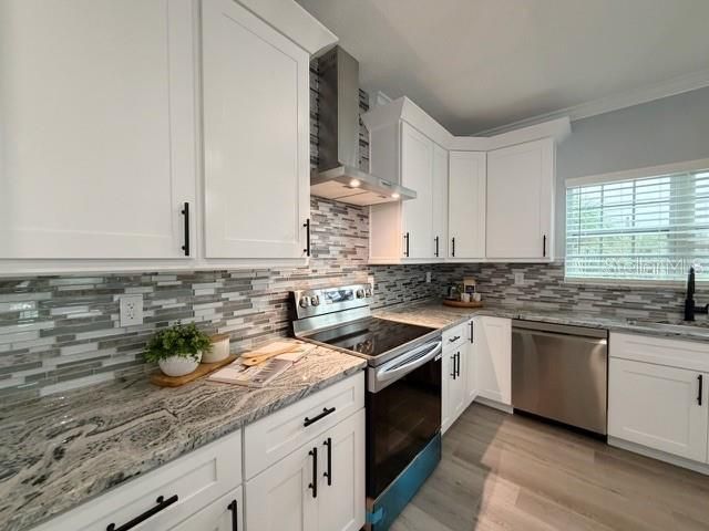 For Sale: $669,900 (3 beds, 2 baths, 1936 Square Feet)