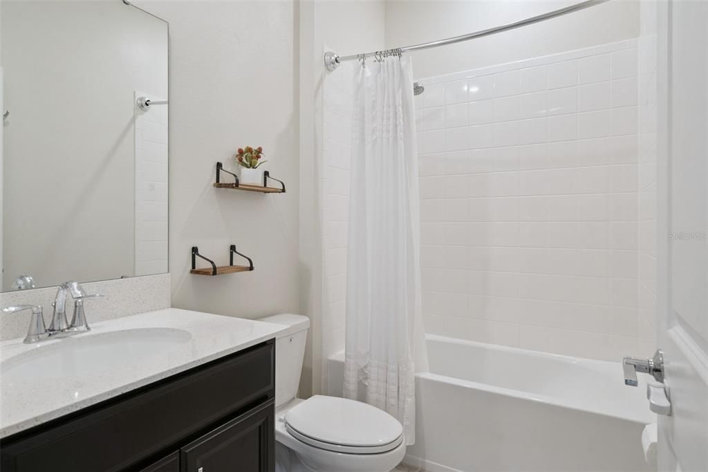 En Venta: $385,000 (3 camas, 2 baños, 1732 Pies cuadrados)