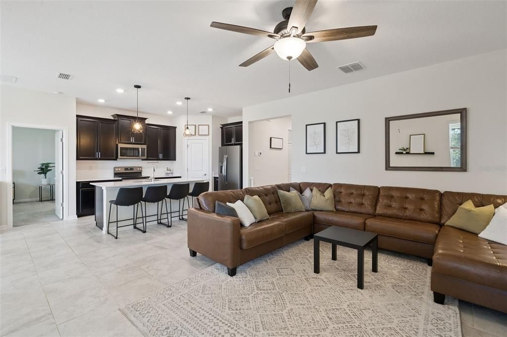 En Venta: $385,000 (3 camas, 2 baños, 1732 Pies cuadrados)