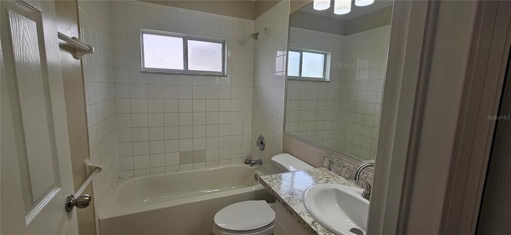 В аренду: $1,850 (3 спален, 2 ванн, 1212 Квадратных фут)
