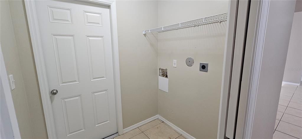 В аренду: $1,850 (3 спален, 2 ванн, 1212 Квадратных фут)