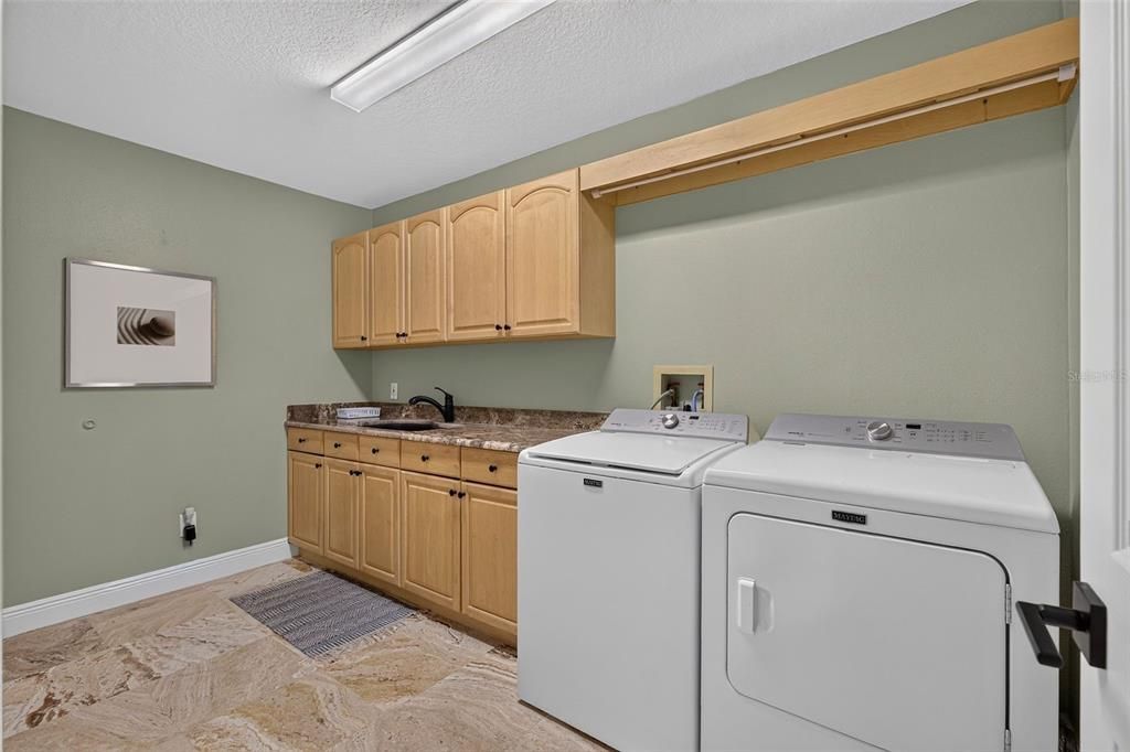 For Sale: $674,400 (3 beds, 2 baths, 2713 Square Feet)