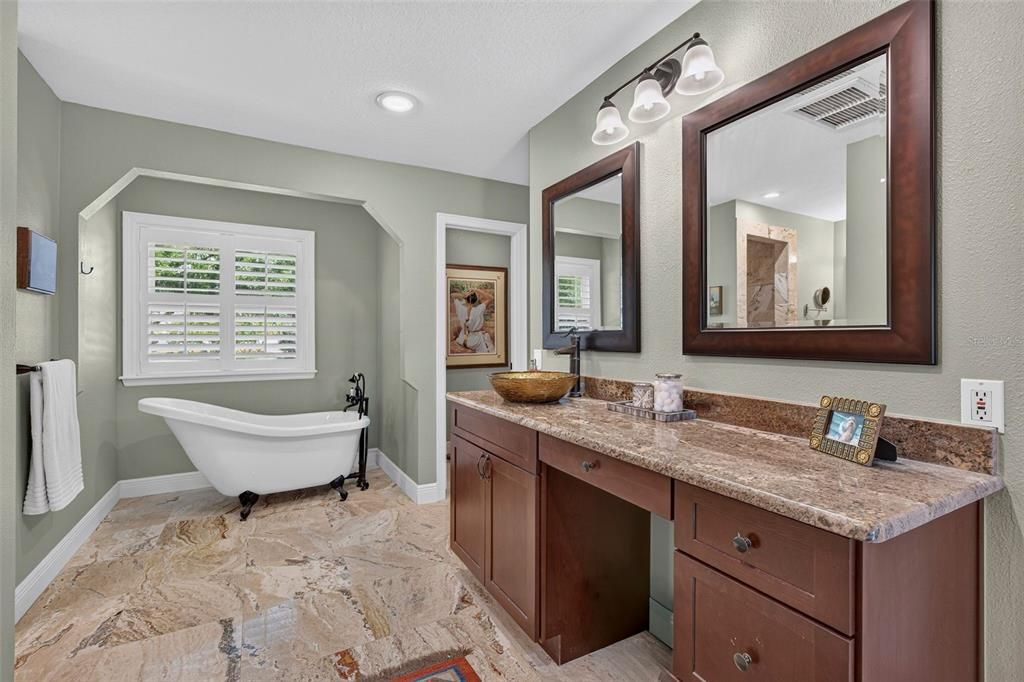 For Sale: $674,400 (3 beds, 2 baths, 2713 Square Feet)