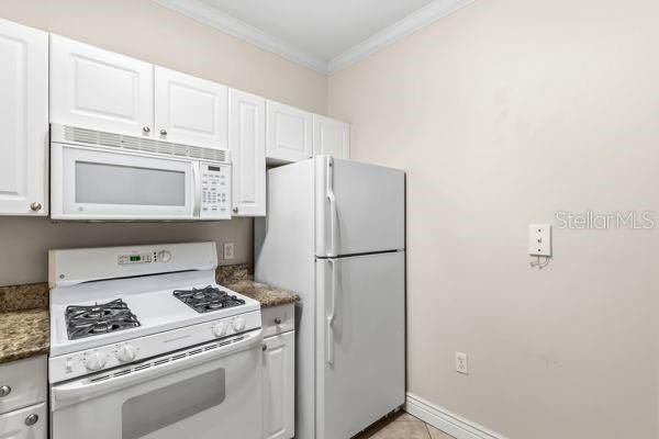 На продажу: $188,000 (1 спален, 1 ванн, 890 Квадратных фут)