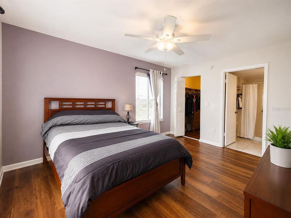 Activo con contrato: $185,000 (2 camas, 2 baños, 1041 Pies cuadrados)