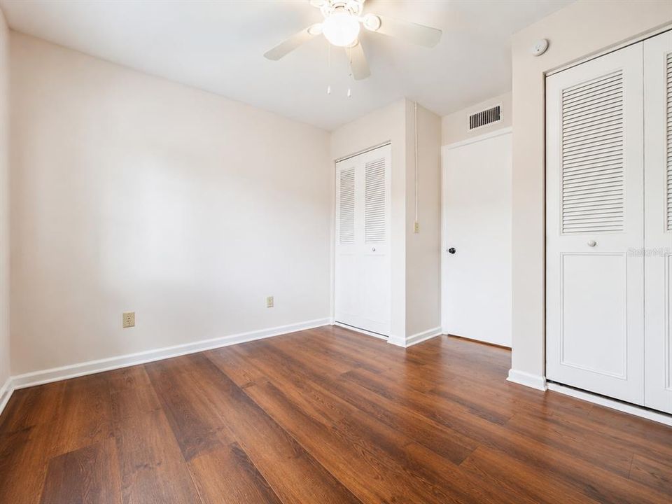 Activo con contrato: $185,000 (2 camas, 2 baños, 1041 Pies cuadrados)