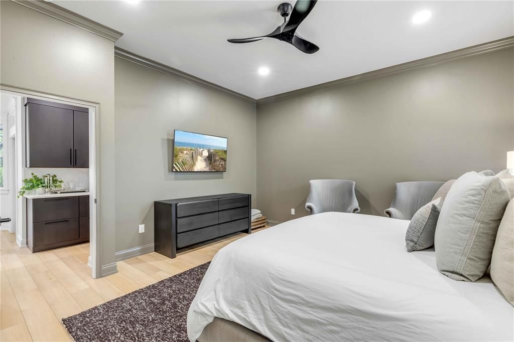 : $1,150,000 (3 beds, 2 baths, 1903 Square Feet)