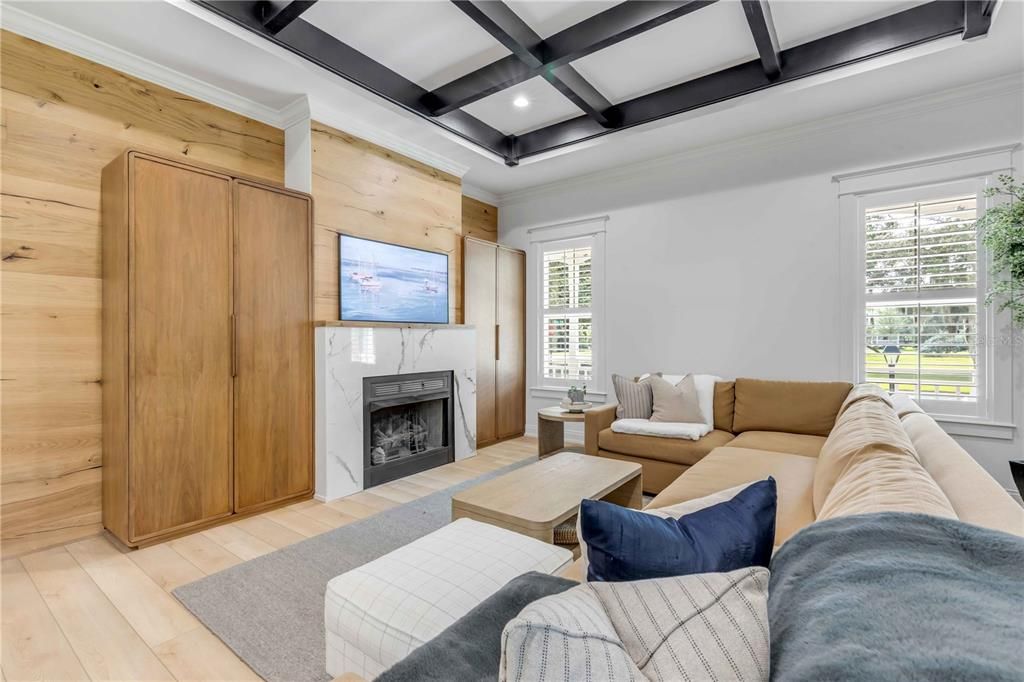 : $1,150,000 (3 beds, 2 baths, 1903 Square Feet)