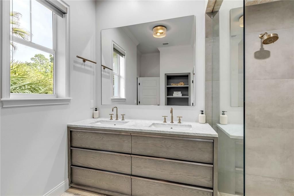 : $1,150,000 (3 beds, 2 baths, 1903 Square Feet)