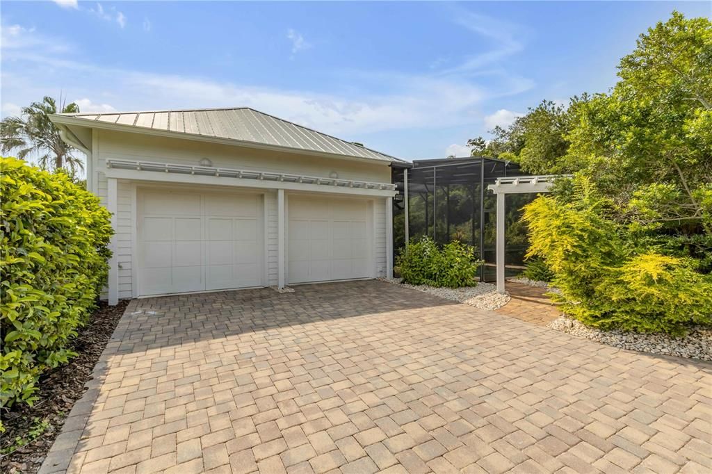 : $1,150,000 (3 beds, 2 baths, 1903 Square Feet)
