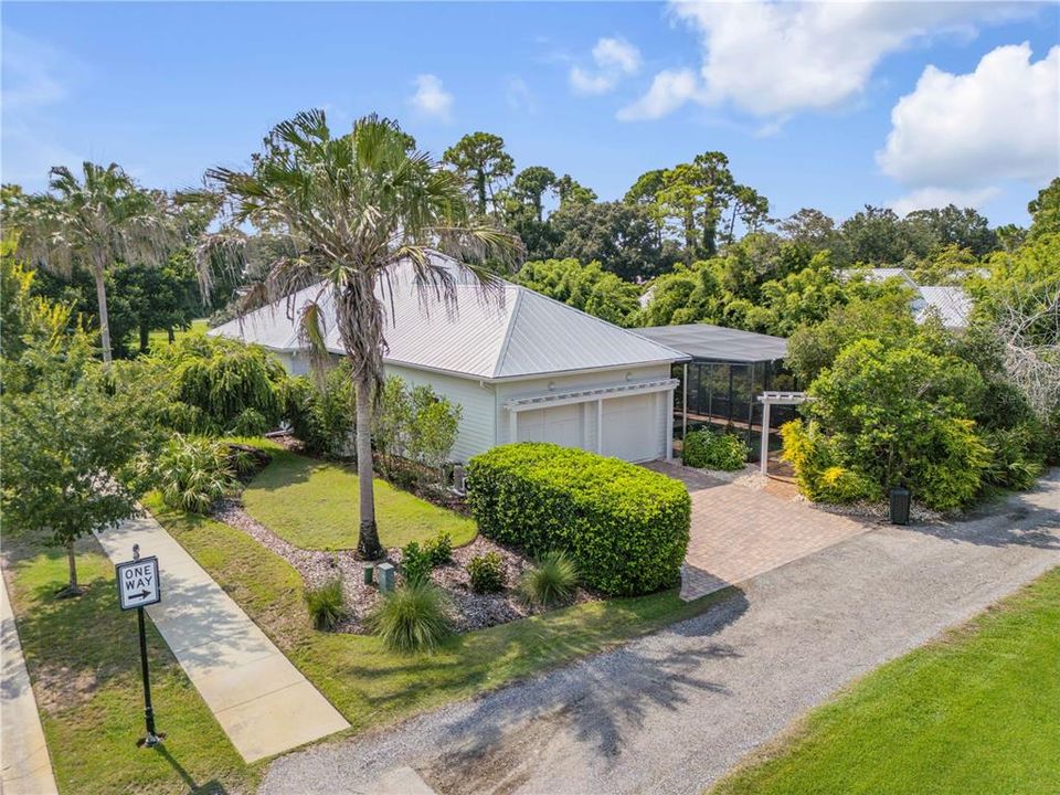 : $1,150,000 (3 beds, 2 baths, 1903 Square Feet)
