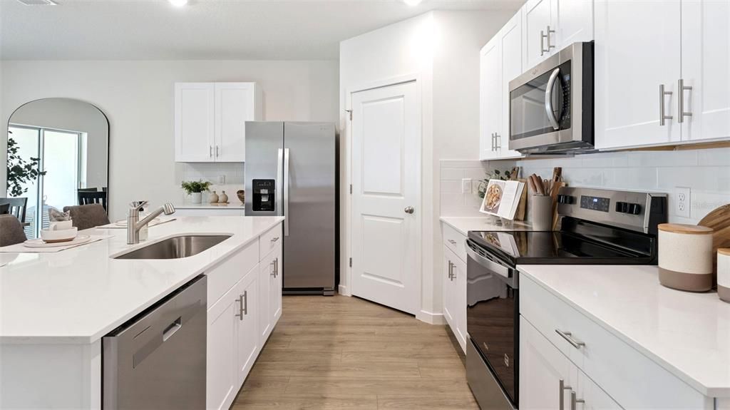 For Sale: $429,990 (4 beds, 2 baths, 1828 Square Feet)
