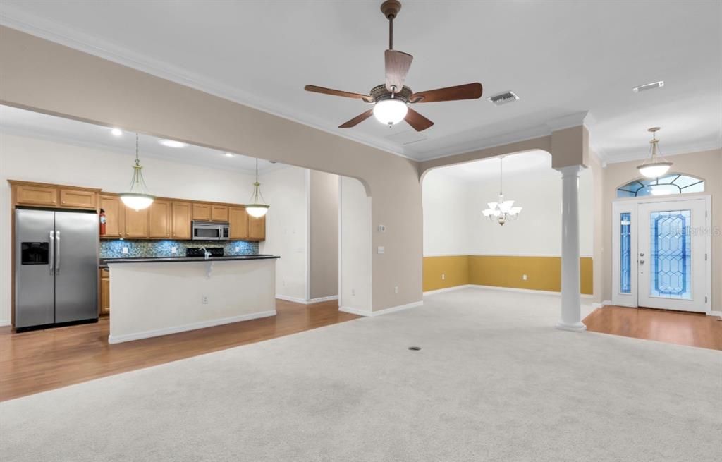 En Venta: $420,000 (3 camas, 2 baños, 2050 Pies cuadrados)