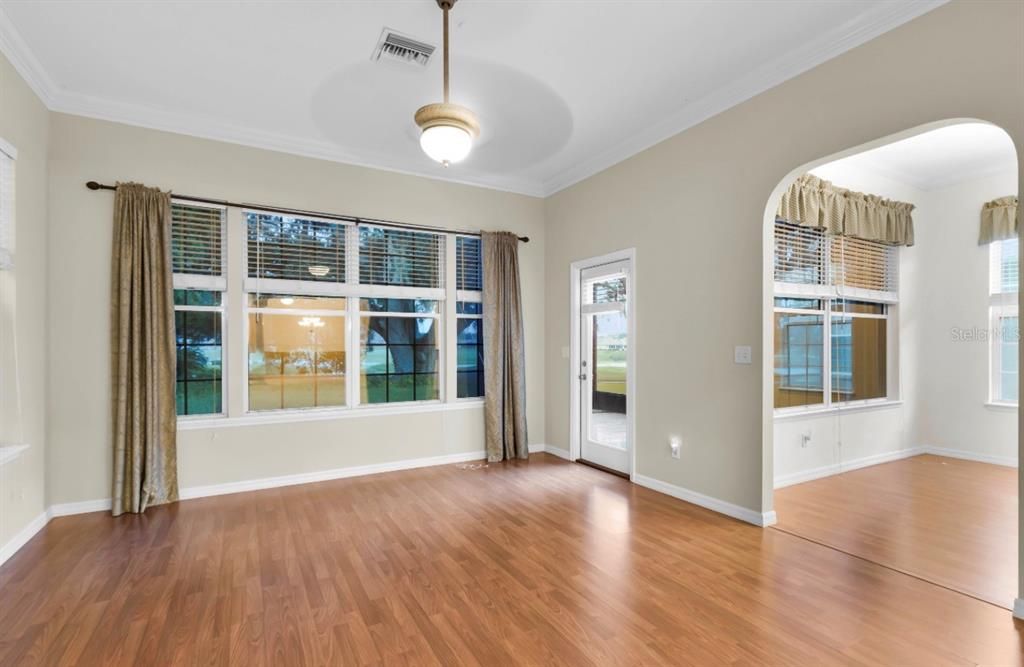En Venta: $420,000 (3 camas, 2 baños, 2050 Pies cuadrados)