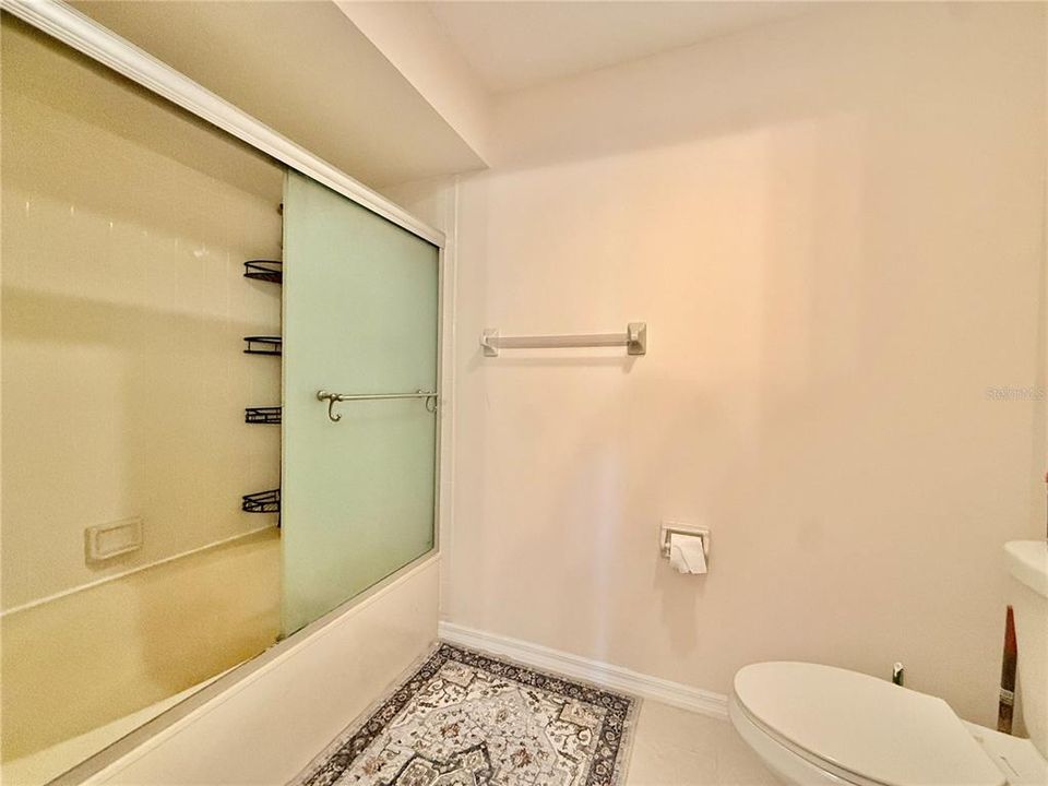 For Rent: $2,299 (2 beds, 2 baths, 2063 Square Feet)