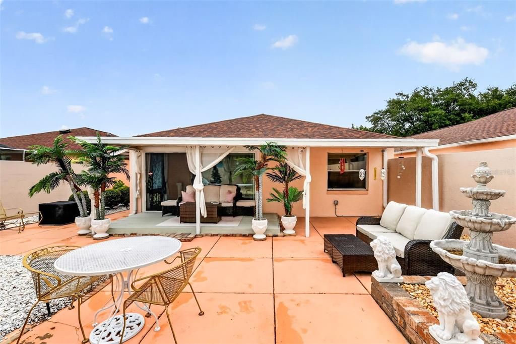 Active With Contract: $259,900 (2 beds, 2 baths, 1156 Square Feet)