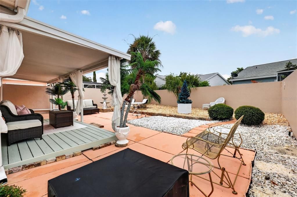 Active With Contract: $259,900 (2 beds, 2 baths, 1156 Square Feet)