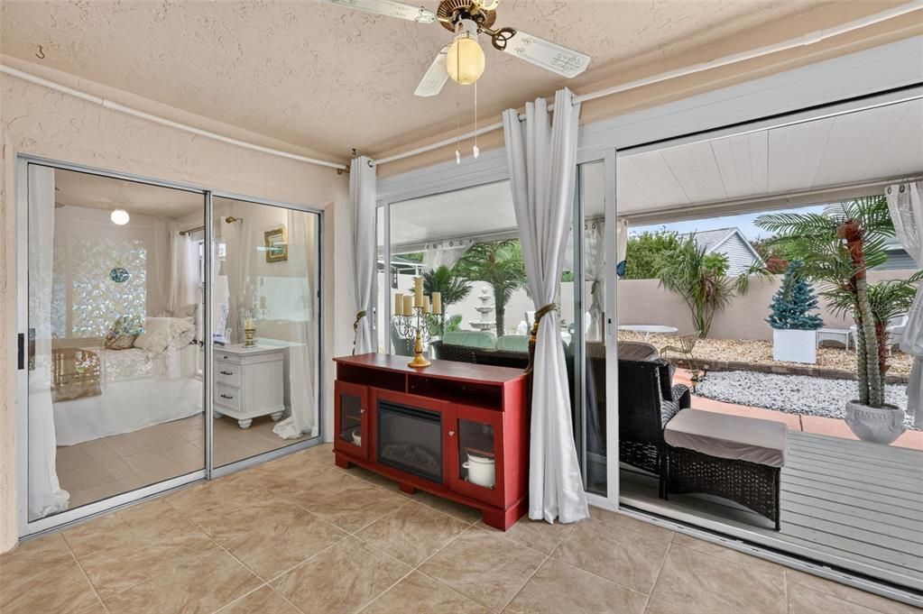 Active With Contract: $259,900 (2 beds, 2 baths, 1156 Square Feet)