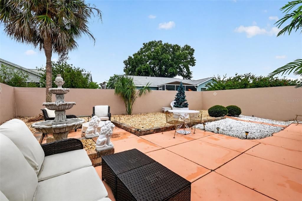 Active With Contract: $259,900 (2 beds, 2 baths, 1156 Square Feet)