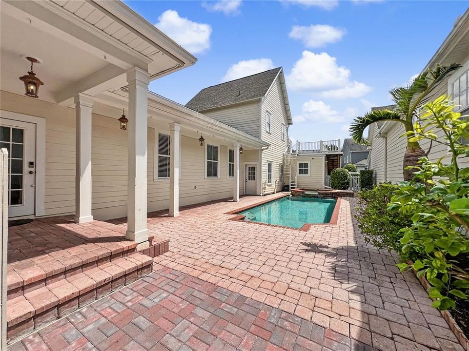 En Venta: $1,230,000 (5 camas, 4 baños, 3418 Pies cuadrados)