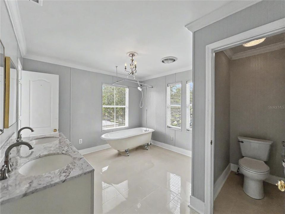 En Venta: $1,230,000 (5 camas, 4 baños, 3418 Pies cuadrados)