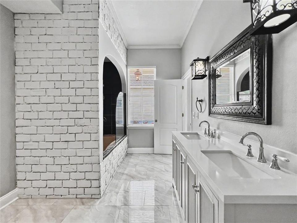 En Venta: $1,230,000 (5 camas, 4 baños, 3418 Pies cuadrados)