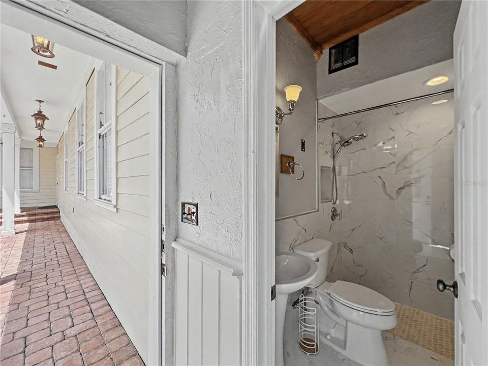 En Venta: $1,230,000 (5 camas, 4 baños, 3418 Pies cuadrados)