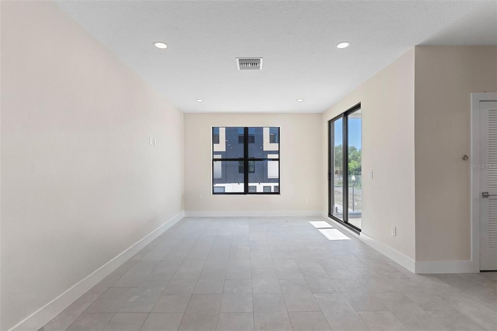 For Sale: $710,000 (3 beds, 3 baths, 2650 Square Feet)