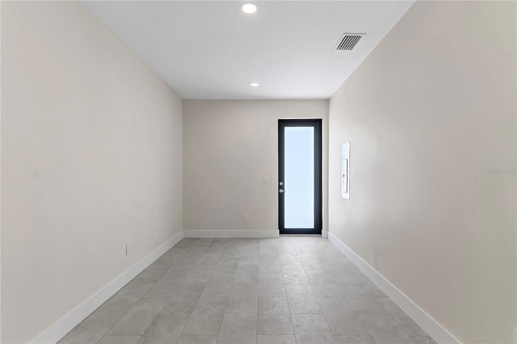 For Sale: $710,000 (3 beds, 3 baths, 2650 Square Feet)