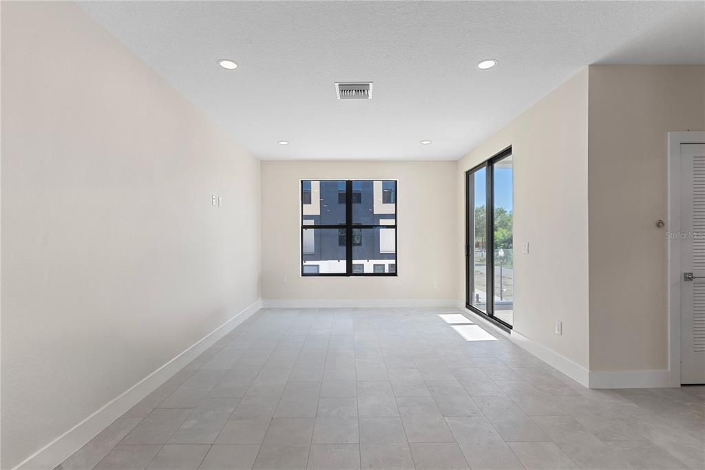 For Sale: $710,000 (3 beds, 3 baths, 2650 Square Feet)