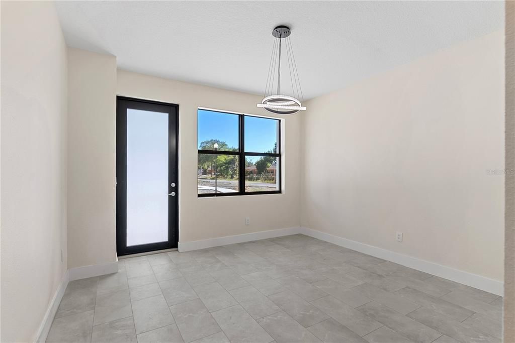 For Sale: $710,000 (3 beds, 3 baths, 2650 Square Feet)